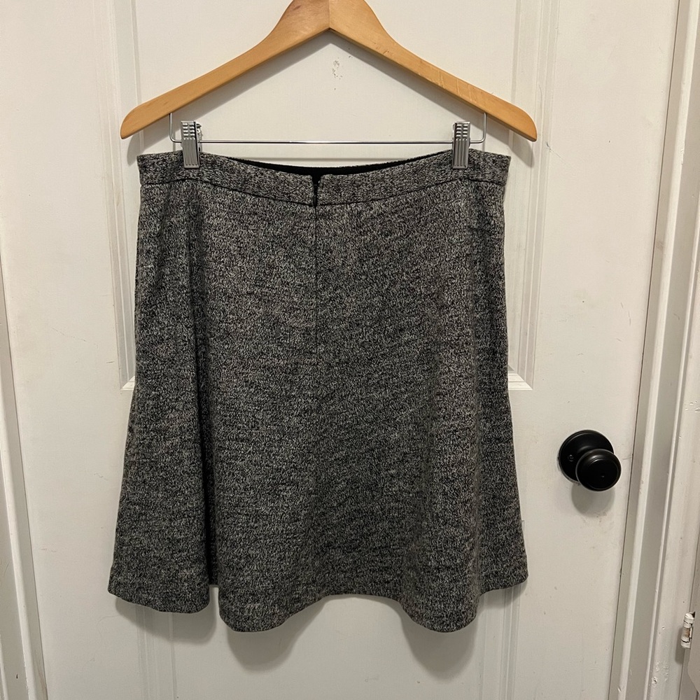 Banana Republic Skirt Sz 10 PreOwned - Picture 2 of 3